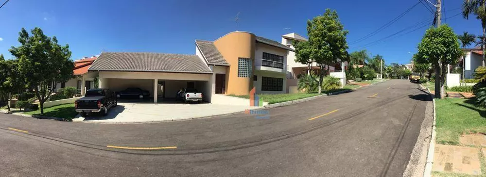 Casa de Condomínio para alugar com 4 quartos, 560m² - Foto 1