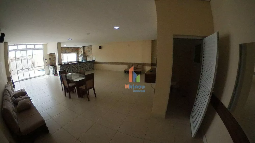 Casa à venda com 3 quartos, 240m² - Foto 3