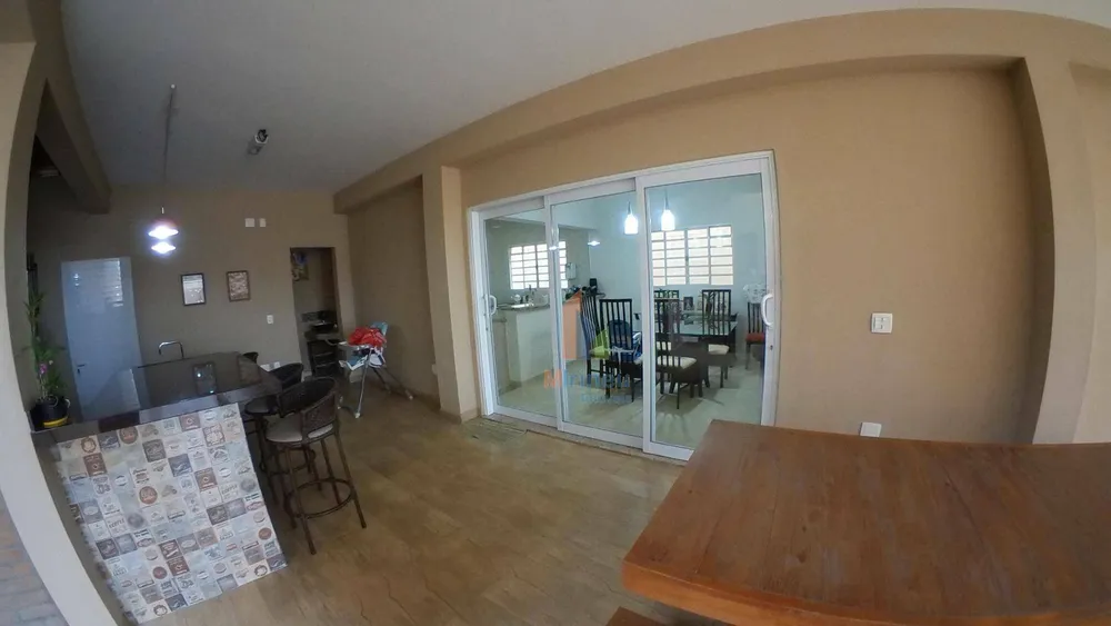 Casa, 3 quartos, 243 m² - Foto 2