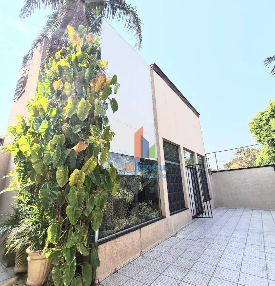 Casa à venda e aluguel com 4 quartos, 253m² - Foto 4