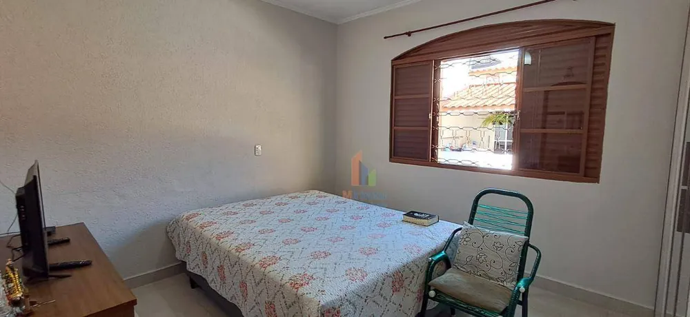 Casa, 4 quartos, 218 m² - Foto 2