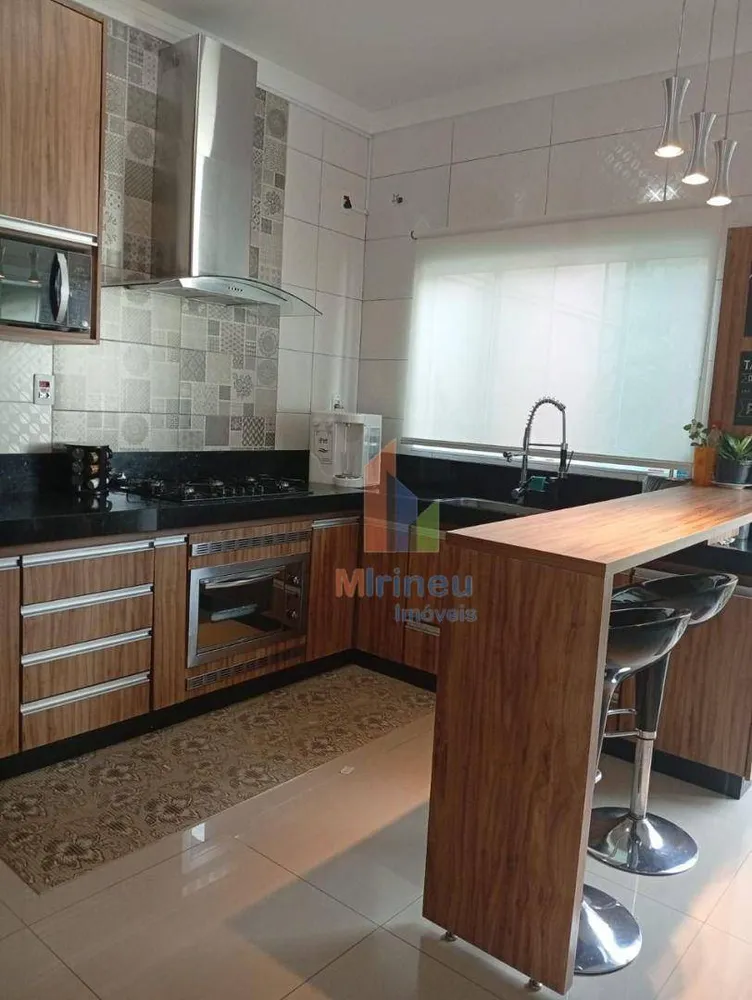 Casa, 3 quartos, 206 m² - Foto 4