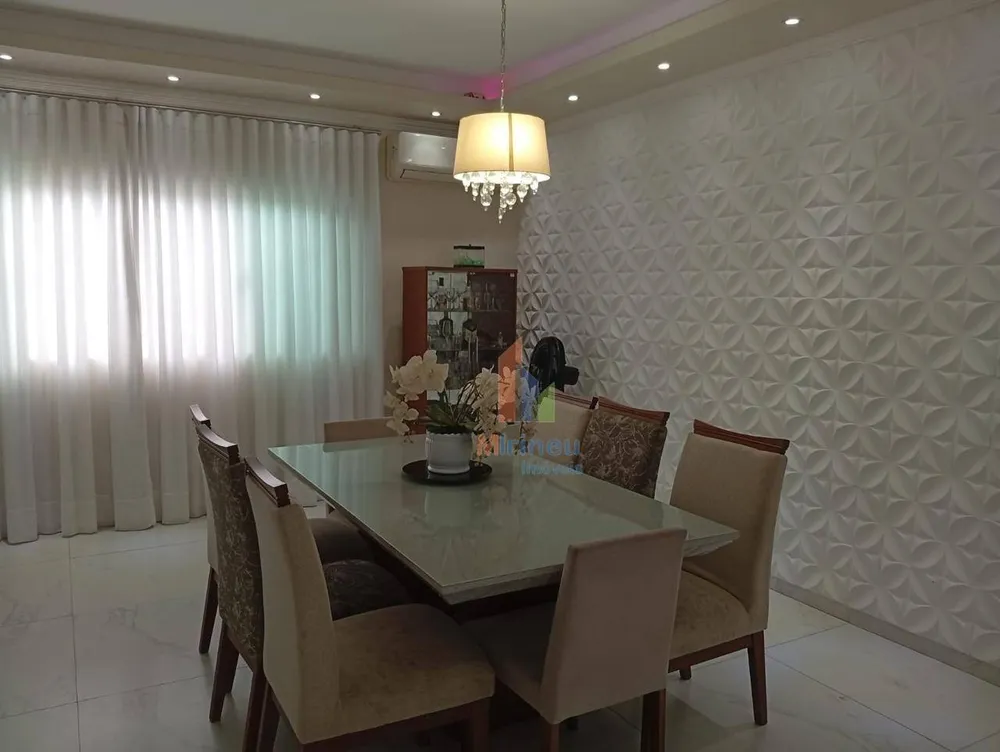 Casa, 3 quartos, 206 m² - Foto 3