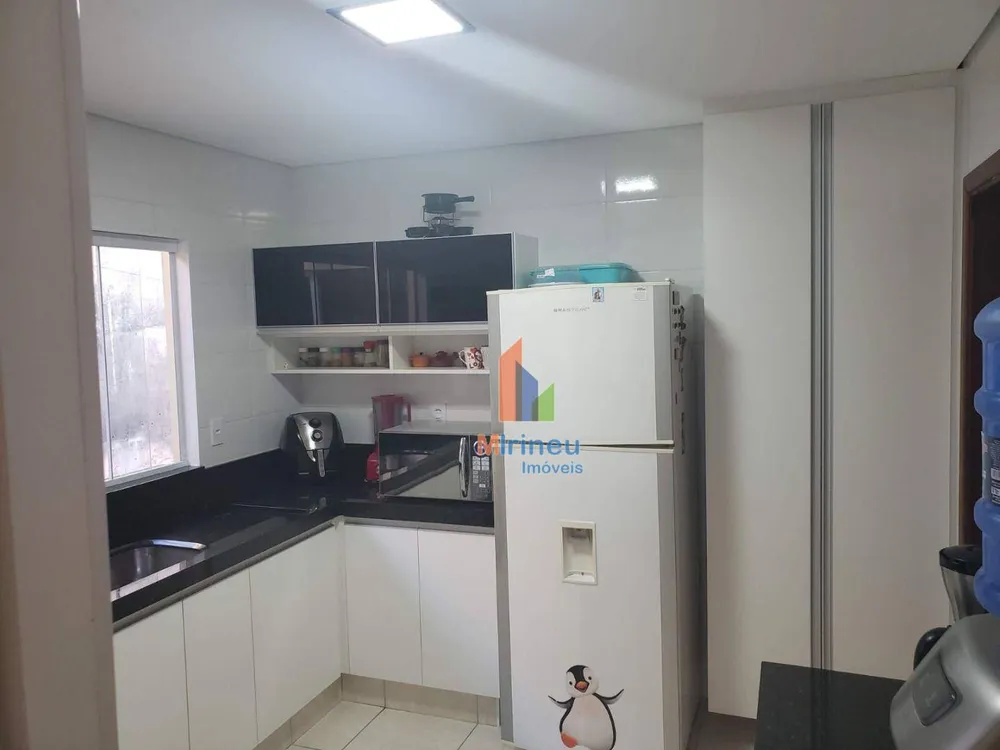 Casa, 3 quartos, 142 m² - Foto 2