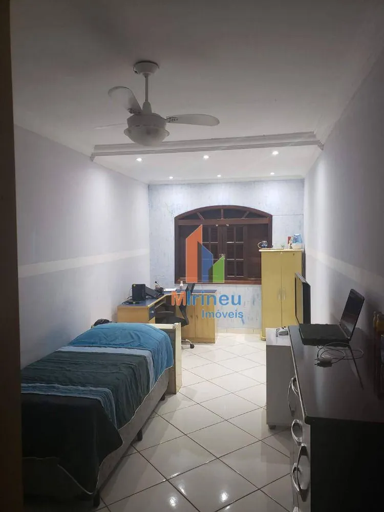 Casa, 3 quartos, 142 m² - Foto 3