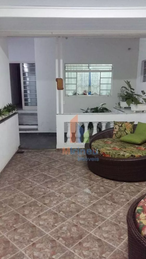 Casa à venda com 5 quartos, 400m² - Foto 1