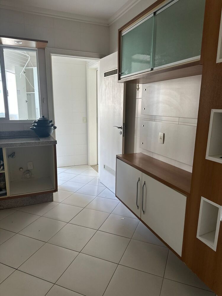 Apartamento à venda com 3 quartos, 124m² - Foto 3