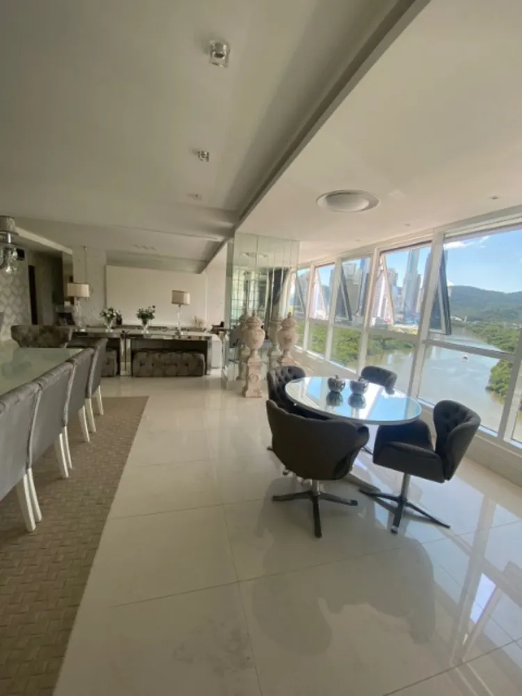 Apartamento, 4 quartos, 220 m² - Foto 1