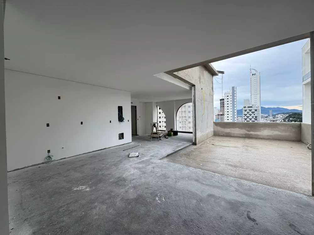 Cobertura, 4 quartos, 226 m² - Foto 2