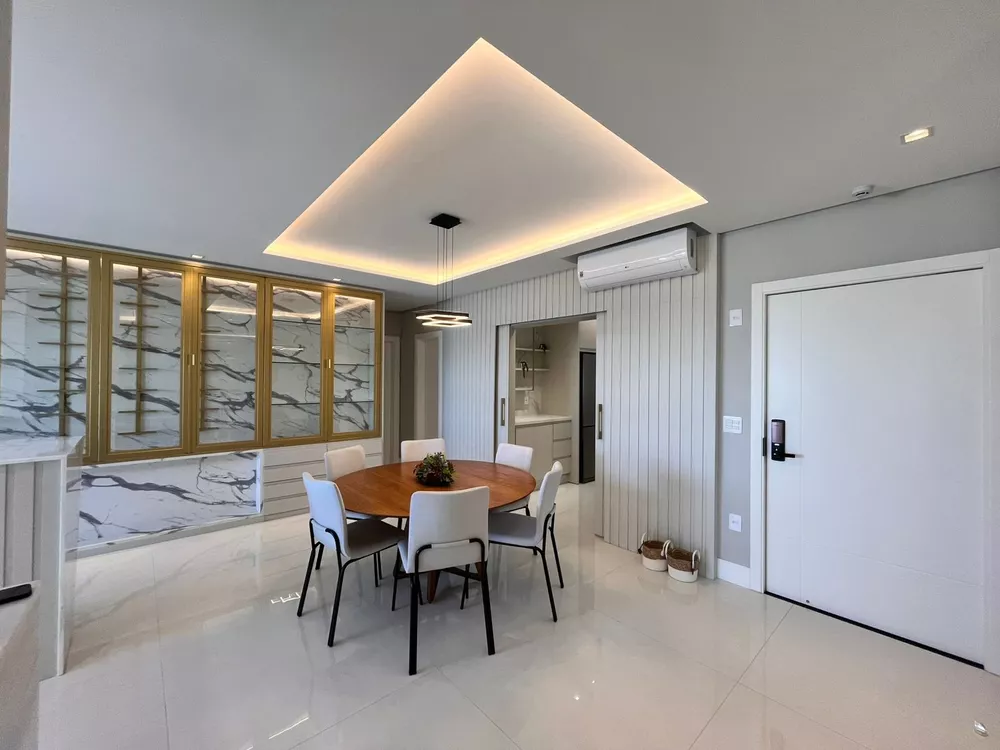 Apartamento, 4 quartos, 191 m² - Foto 1