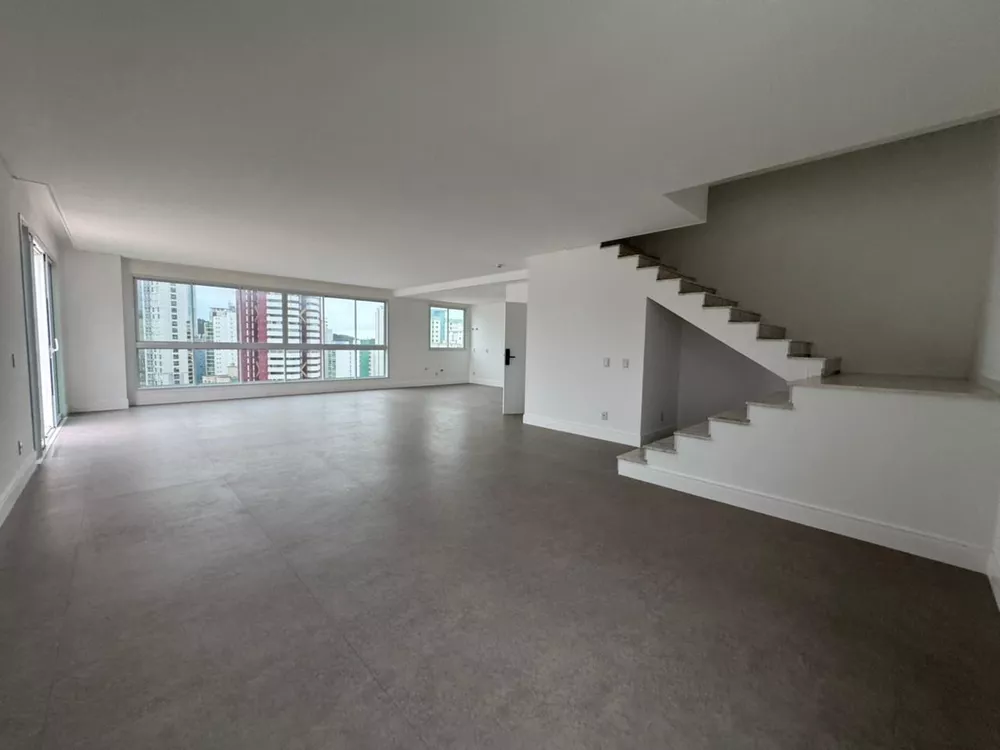 Apartamento, 4 quartos, 238 m² - Foto 1