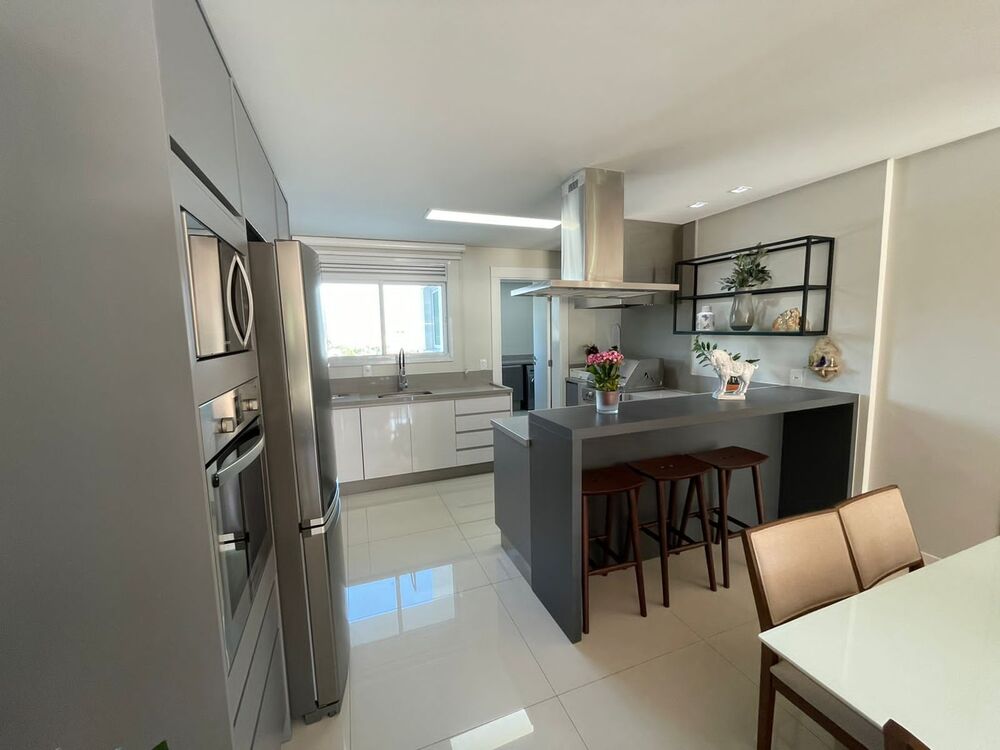 Apartamento, 3 quartos, 297 m² - Foto 2