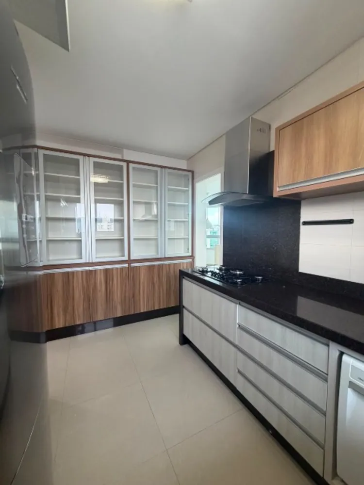 Apartamento, 3 quartos, 154 m² - Foto 2