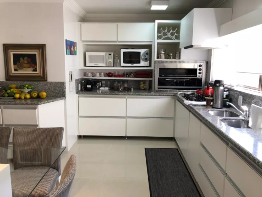 Apartamento, 4 quartos, 230 m² - Foto 1