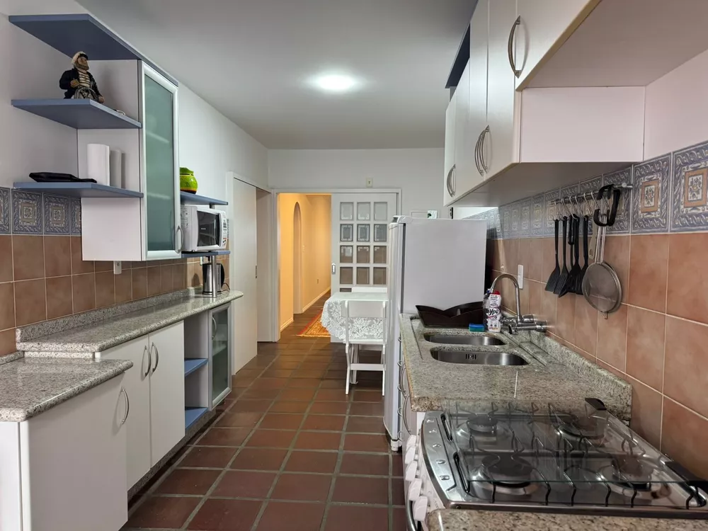 Apartamento à venda com 4 quartos, 236m² - Foto 8