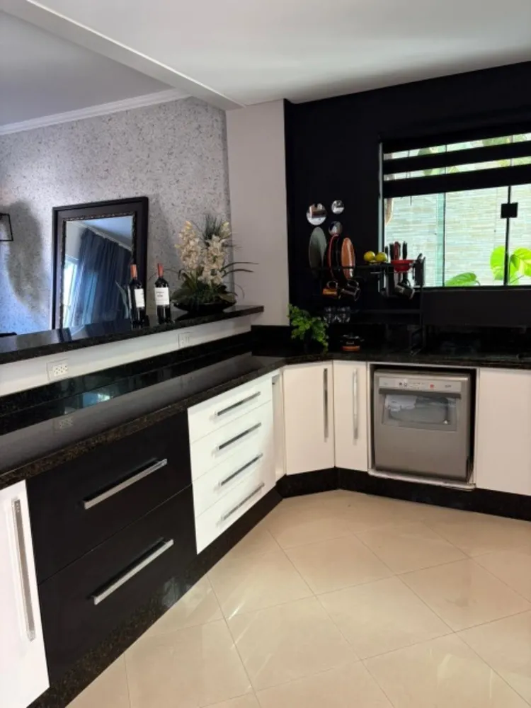 Sobrado, 3 quartos, 240 m² - Foto 1