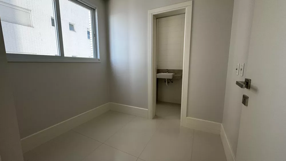 Apartamento, 4 quartos, 237 m² - Foto 1
