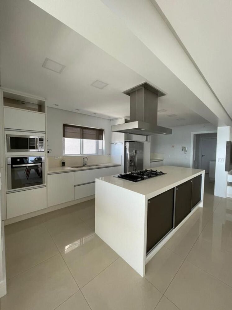 Apartamento, 3 quartos, 206 m² - Foto 2