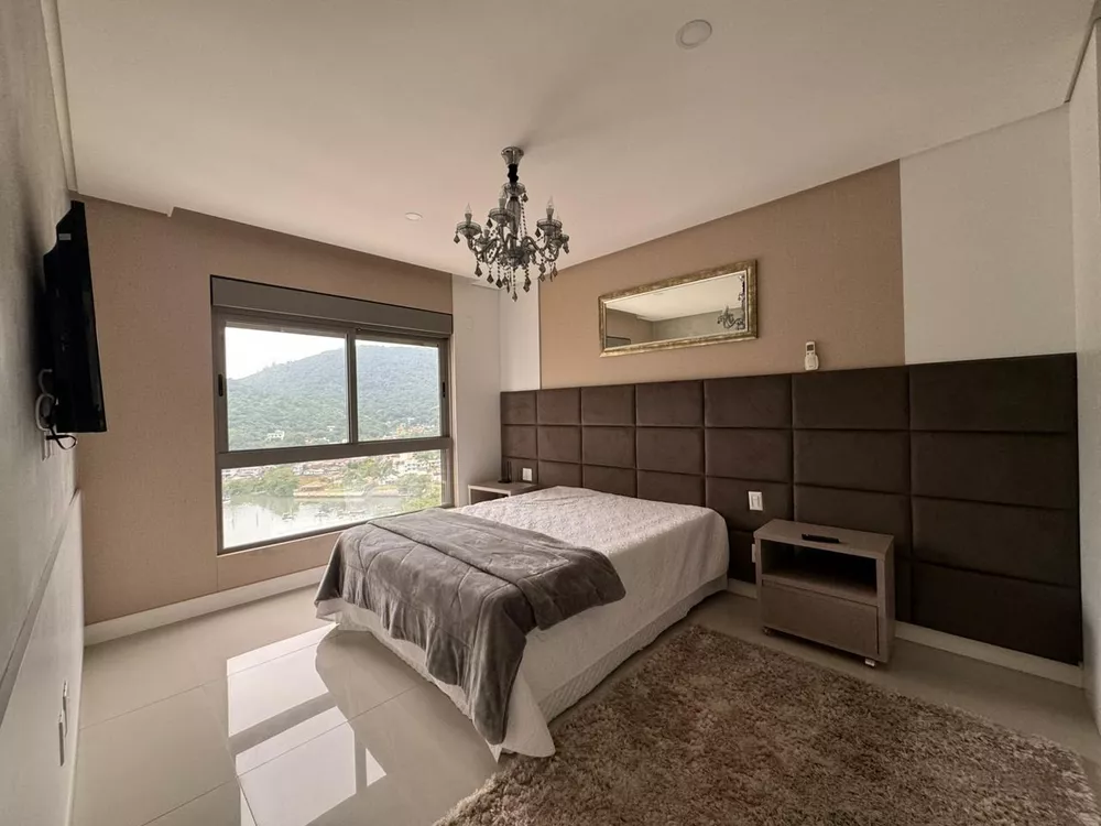 Apartamento, 3 quartos, 183 m² - Foto 2