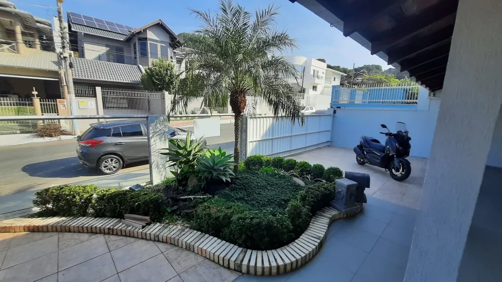 Sobrado, 6 quartos, 376 m² - Foto 2