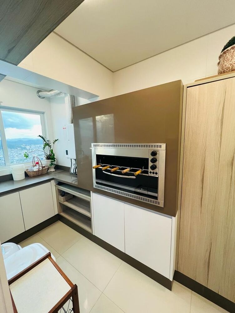 Cobertura à venda com 4 quartos, 180m² - Foto 1