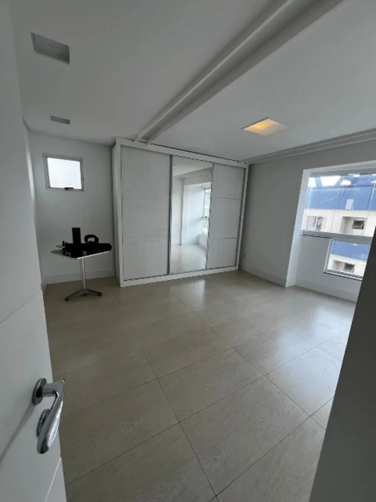 Cobertura, 3 quartos, 267 m² - Foto 1