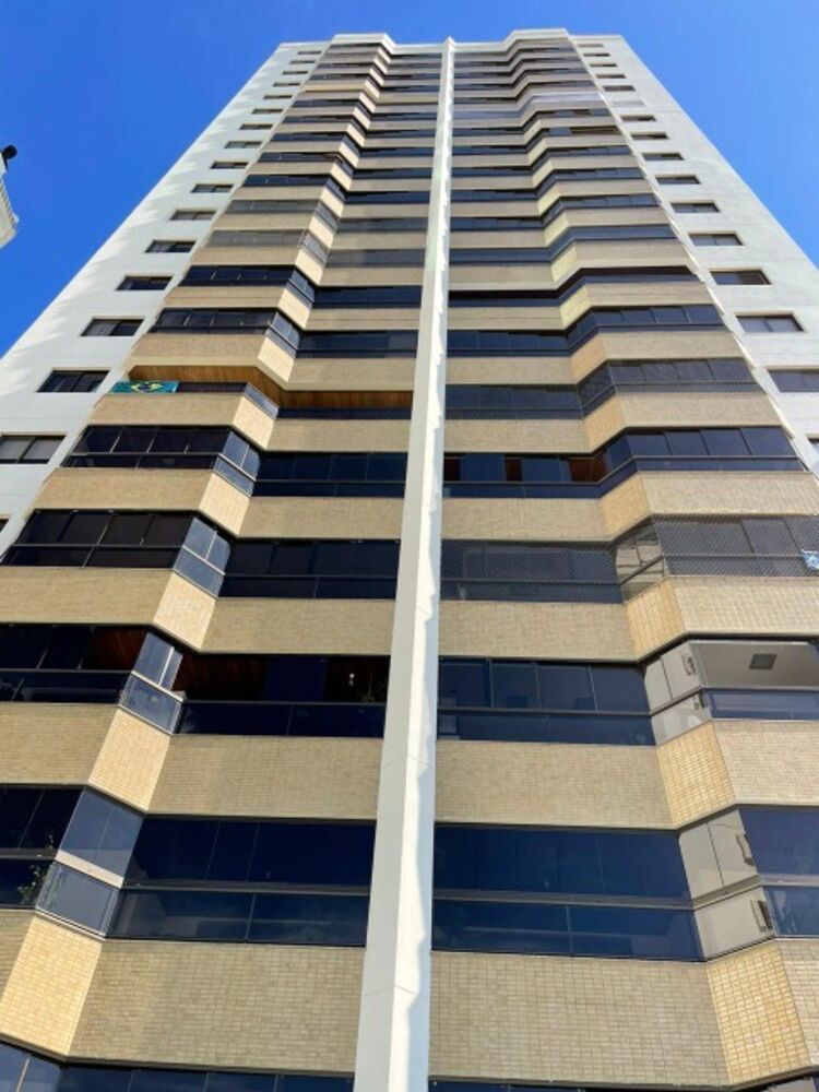 Apartamento, 3 quartos, 220 m² - Foto 1