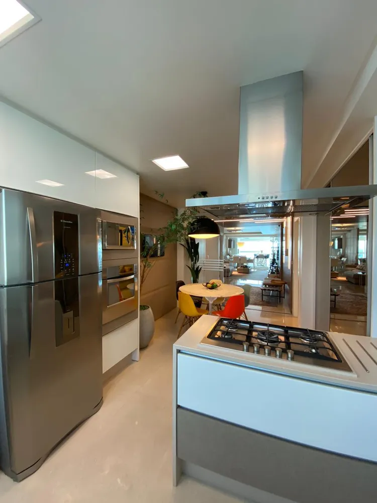 Apartamento, 4 quartos, 219 m² - Foto 2