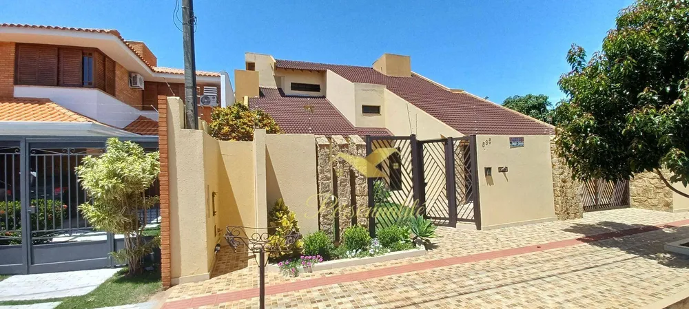 Casa, 4 quartos, 343 m² - Foto 1