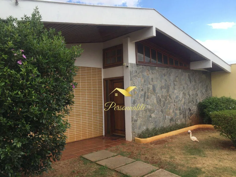 Casa, 3 quartos, 231 m² - Foto 2
