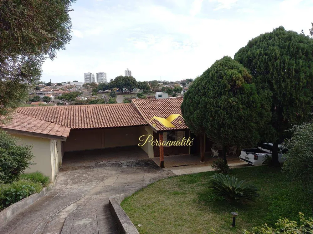 Casa, 5 quartos, 257 m² - Foto 2