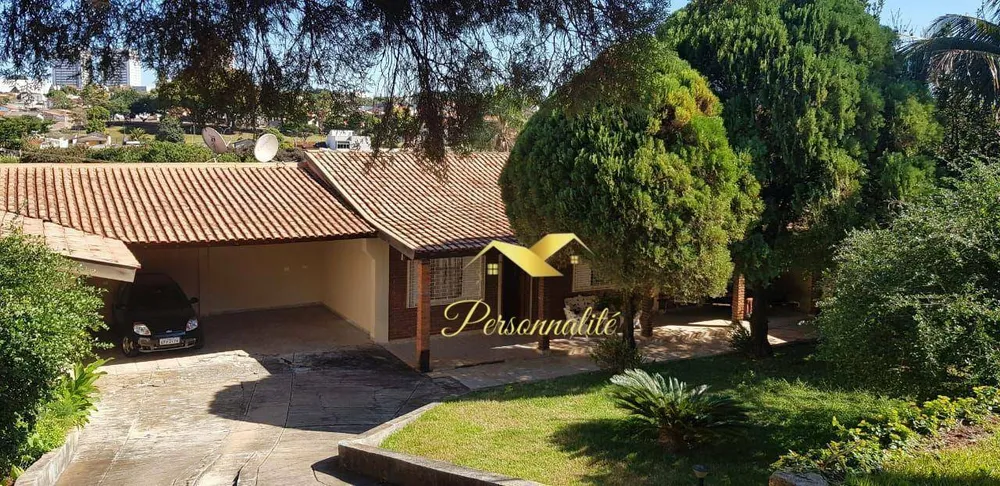 Casa, 5 quartos, 257 m² - Foto 1