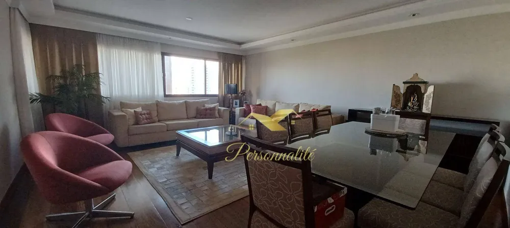 Apartamento, 3 quartos, 228 m² - Foto 2