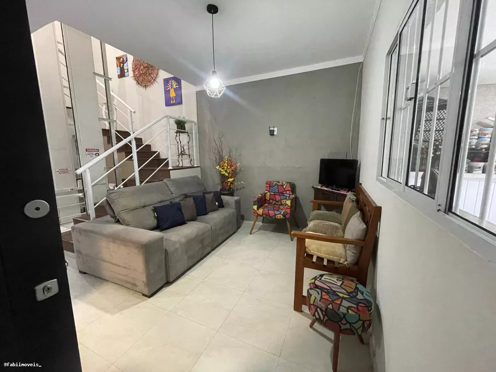 Sobrado à venda com 3 quartos, 150m² - Foto 1