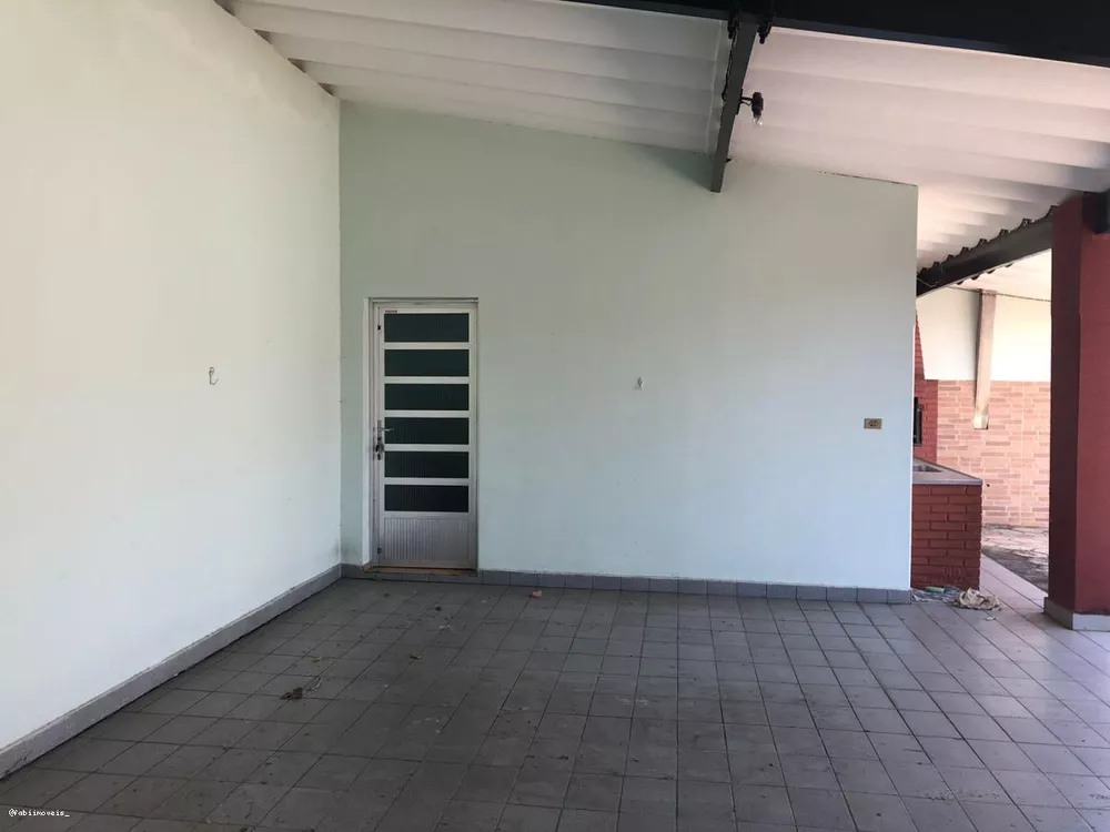 Casa à venda com 3 quartos, 420m² - Foto 2