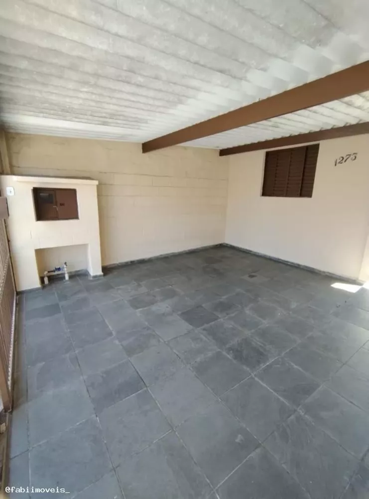 Casa à venda com 2 quartos, 100m² - Foto 4