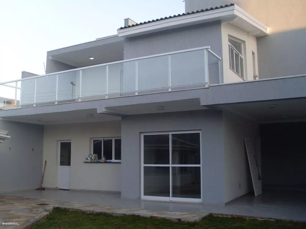 Sobrado à venda com 4 quartos, 380m² - Foto 1