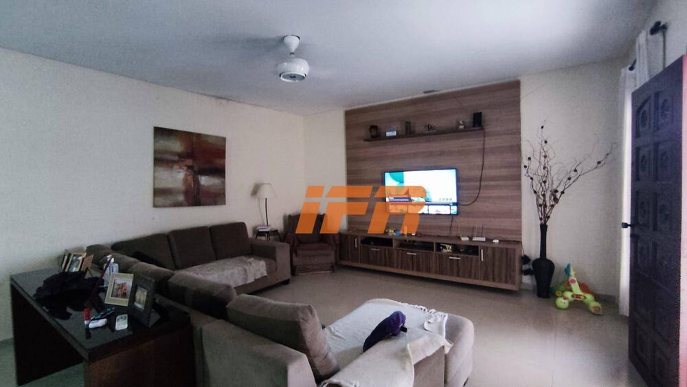 Casa à venda com 3 quartos, 125m² - Foto 1