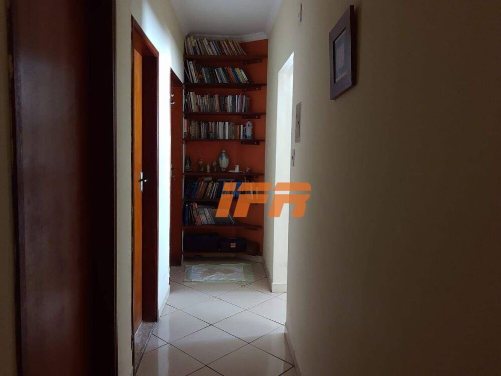 Casa à venda com 3 quartos, 180m² - Foto 7