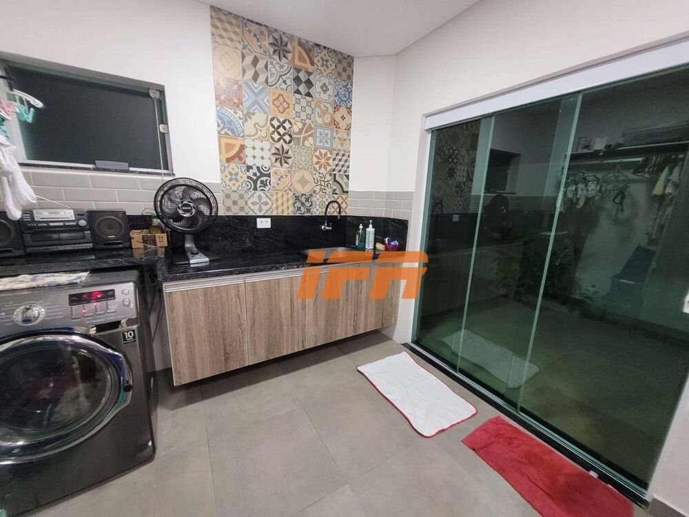 Sobrado à venda com 3 quartos, 310m² - Foto 4