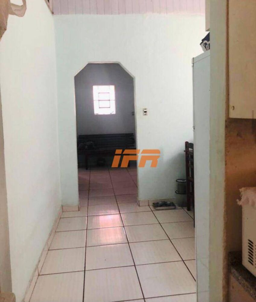 Casa à venda com 2 quartos, 90m² - Foto 4