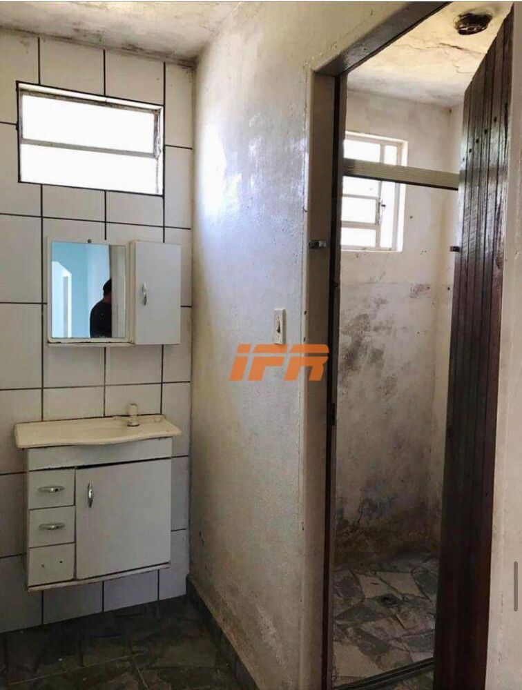 Casa à venda com 2 quartos, 90m² - Foto 8