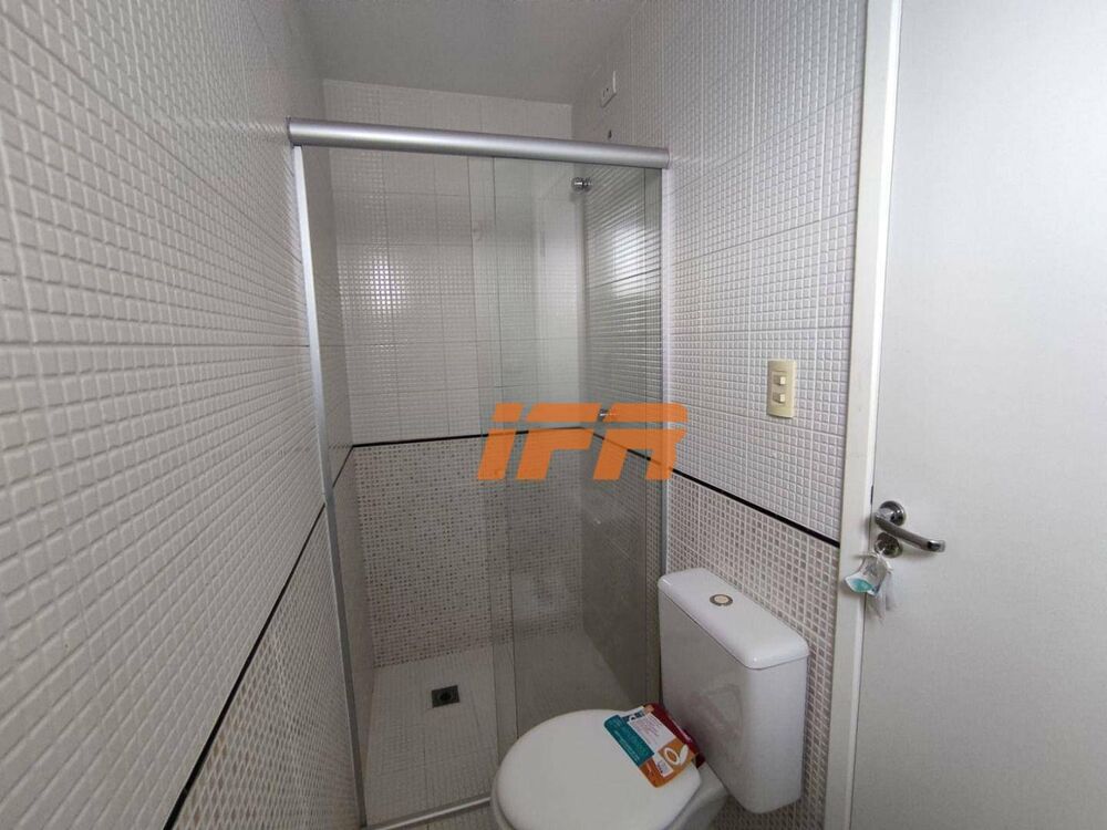 Apartamento à venda com 2 quartos, 67m² - Foto 4