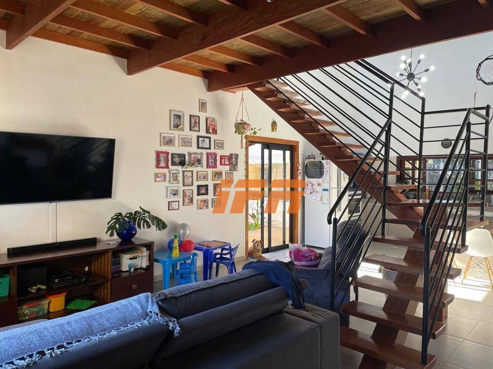 Chácara, 3 quartos, 880 m² - Foto 2