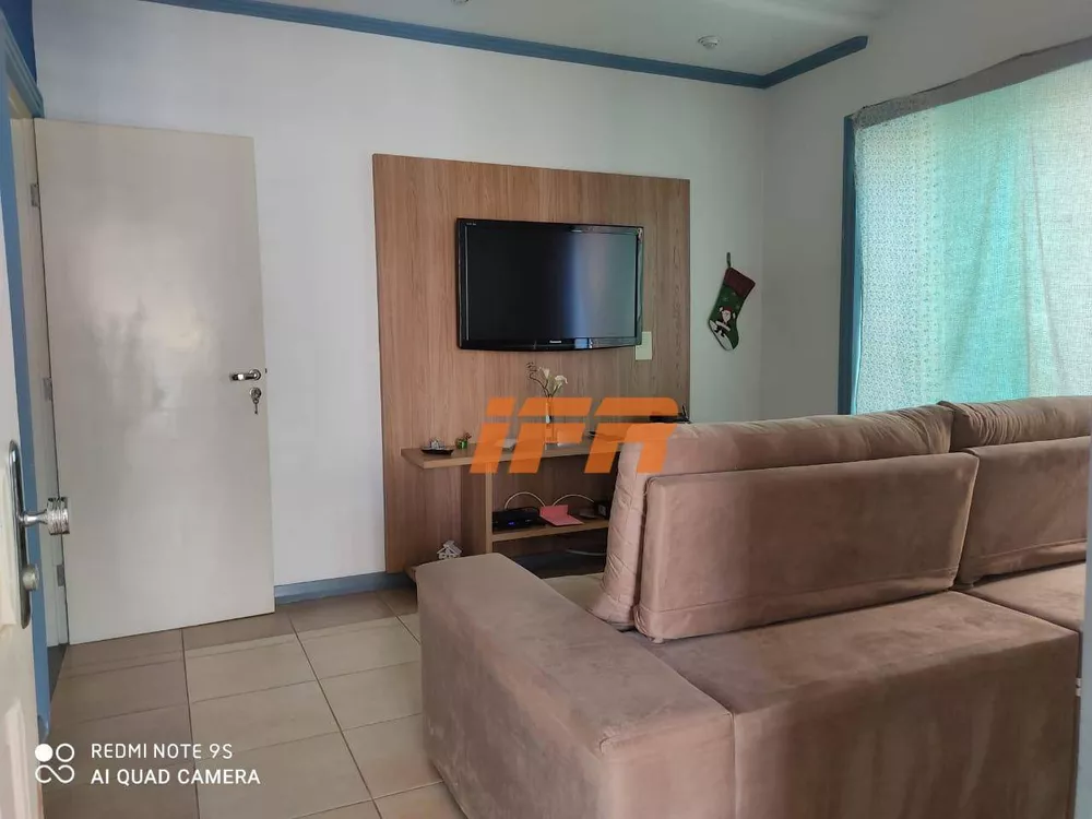 Casa à venda com 3 quartos, 180m² - Foto 1