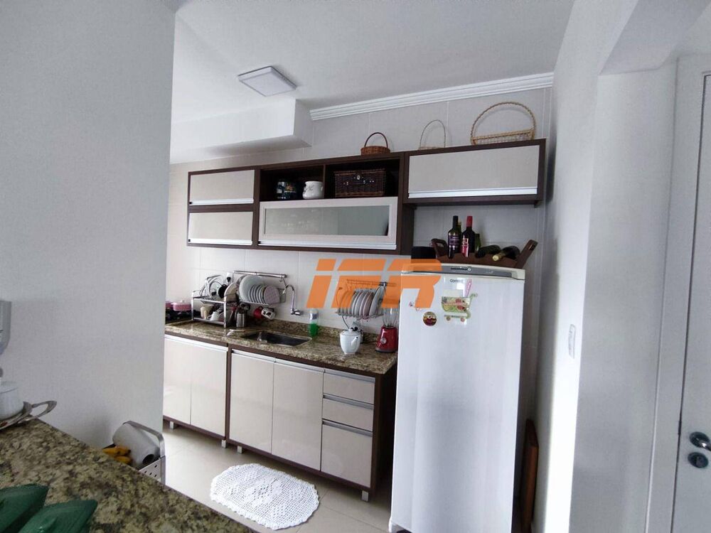 Apartamento à venda com 2 quartos, 67m² - Foto 7