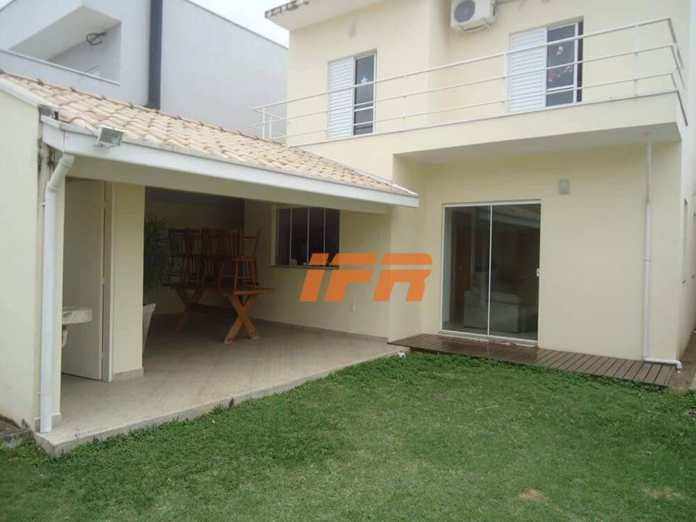 Sobrado à venda com 3 quartos, 220m² - Foto 1