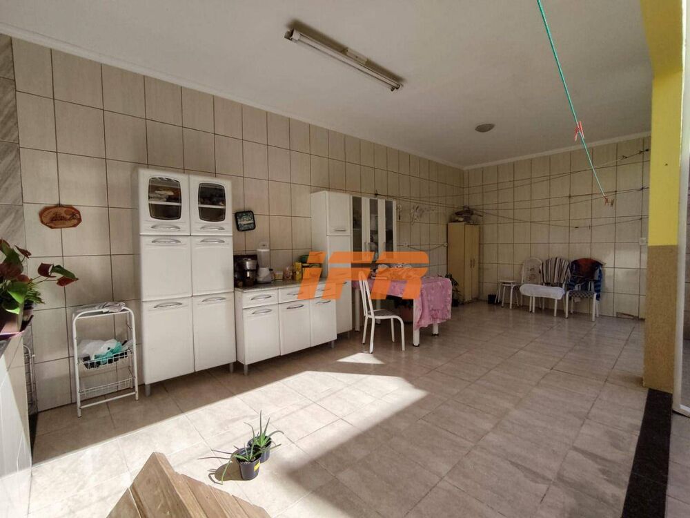 Sobrado à venda com 5 quartos, 269m² - Foto 3