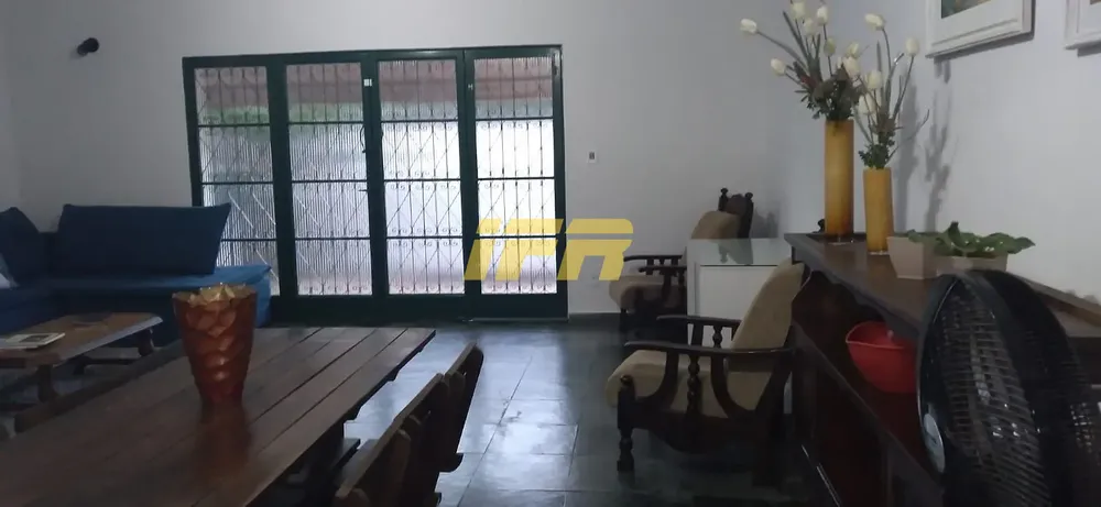 Sobrado, 3 quartos, 228 m² - Foto 1