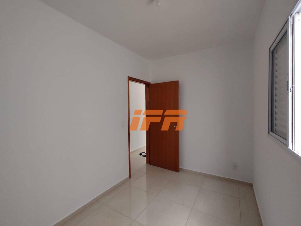Casa à venda com 2 quartos, 80m² - Foto 1